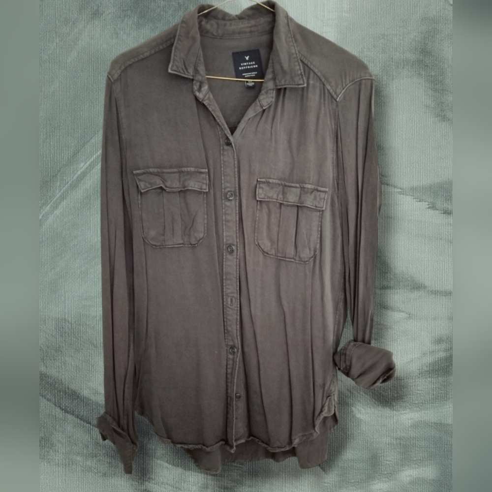 AMERICAN EAGLE AE Women's Vintage Boyfriend Button Down